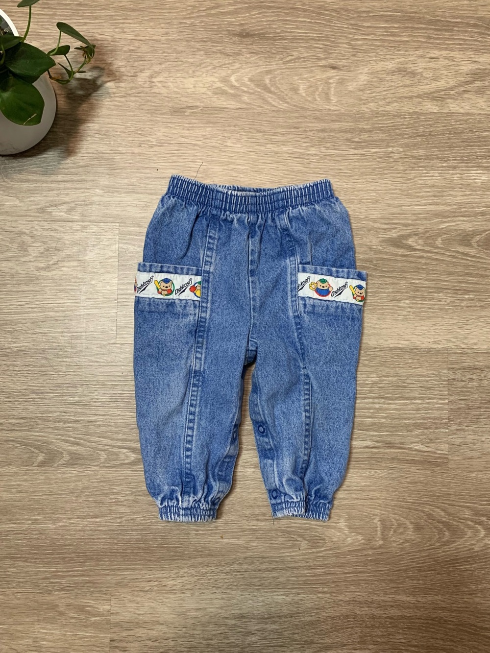 Vintage Oshkosh baseball bear jeans